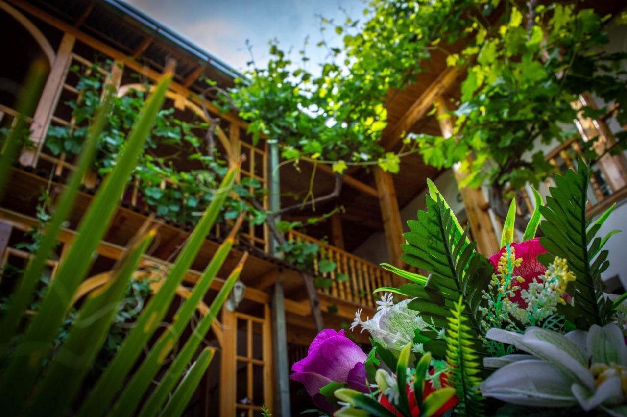 Jahongir Bed & Breakfast Самарканд Екстериор снимка