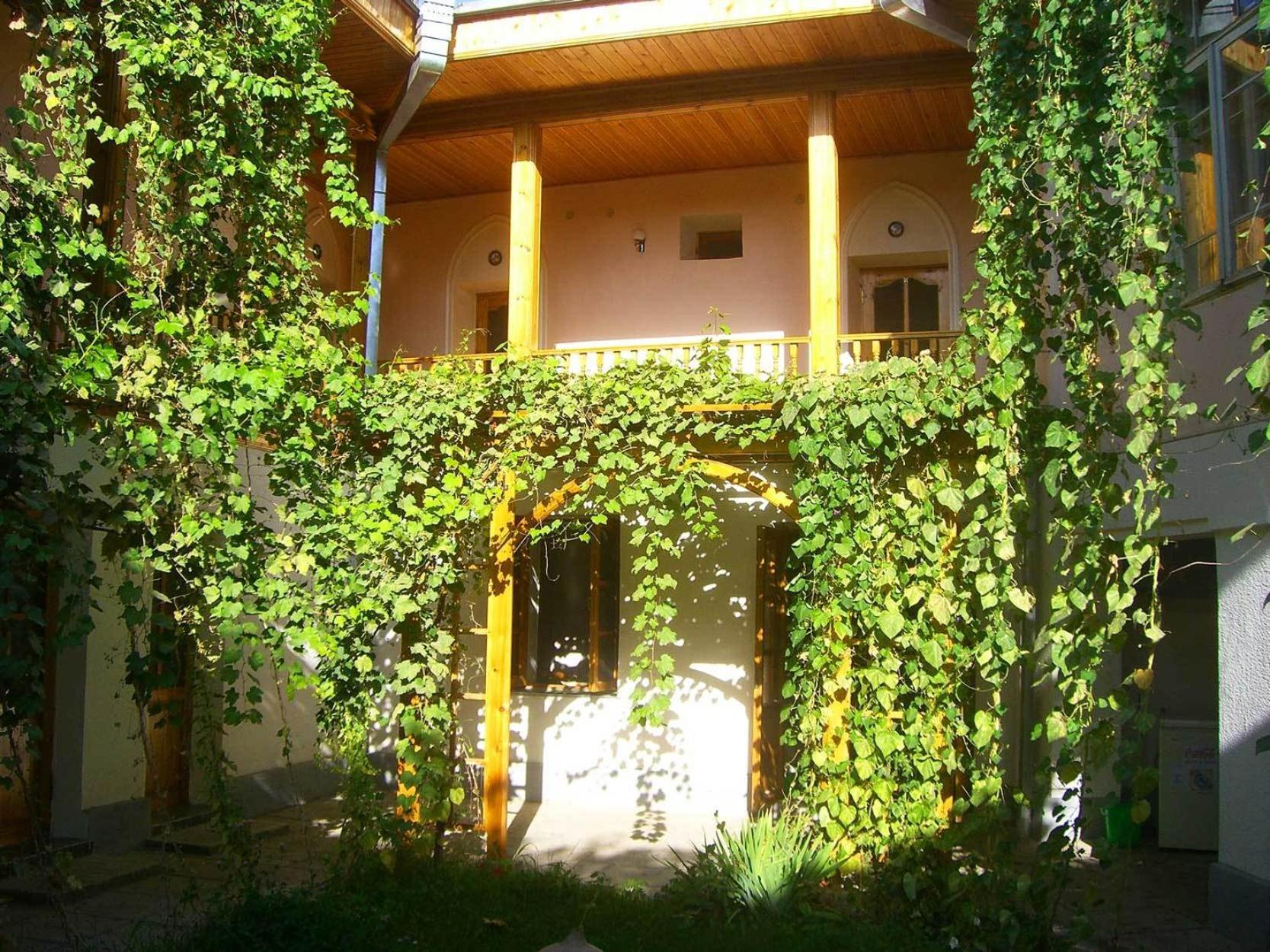 Jahongir Bed & Breakfast Самарканд Екстериор снимка
