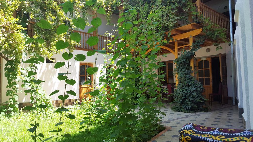 Jahongir Bed & Breakfast Самарканд Екстериор снимка